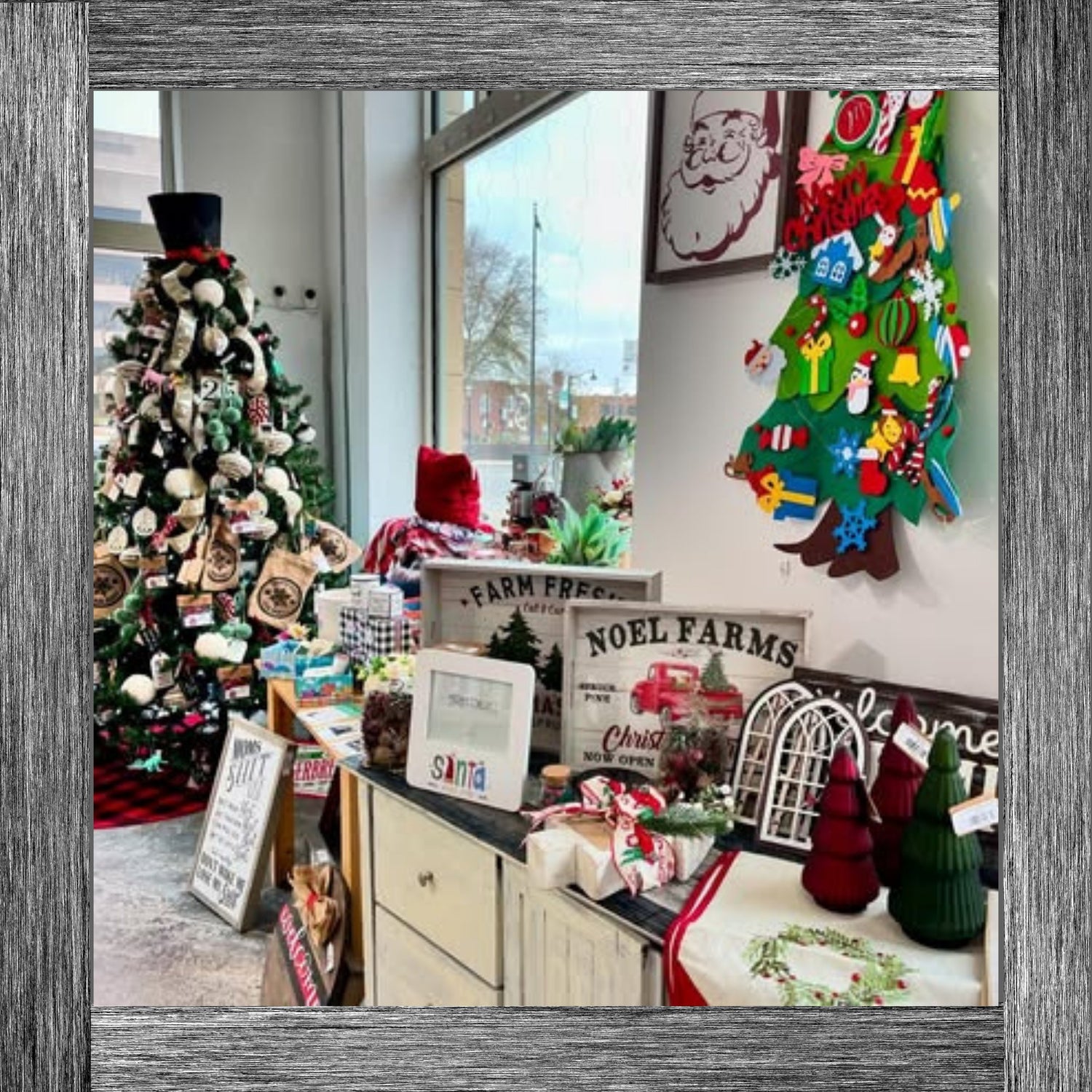It's Beginning To Look A lot Like Christmas