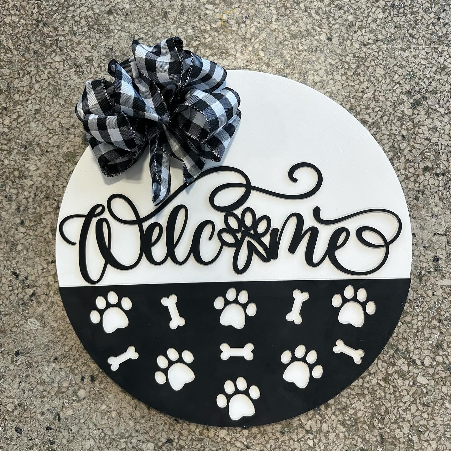 Welcome Dog Round