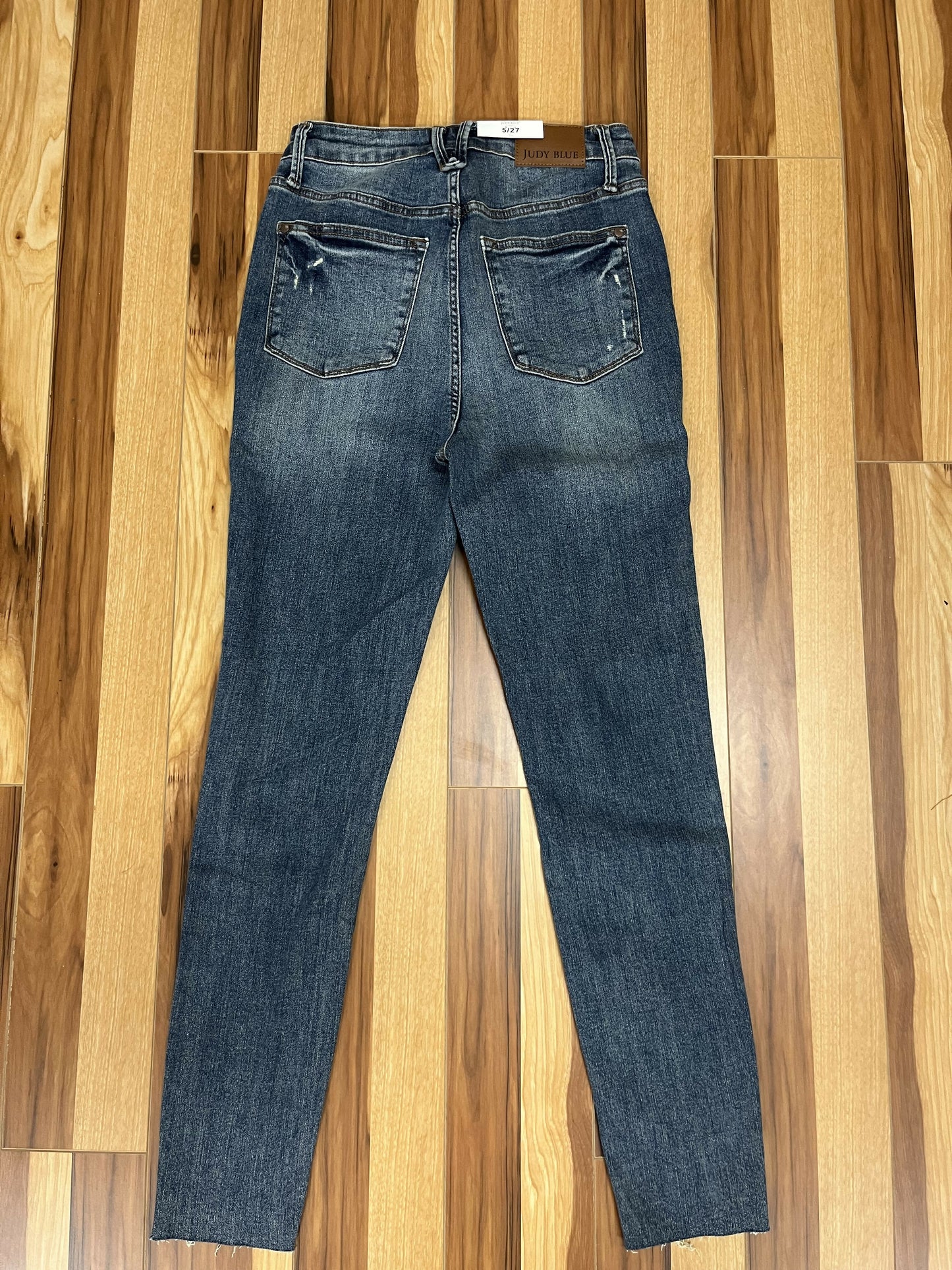 4CFBFF66-A427-480A-A555-08F2DF5E22D6