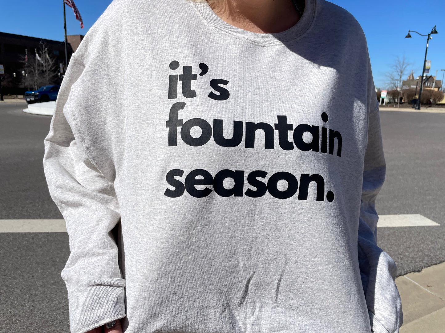 Belleville Crewneck-fountain season
