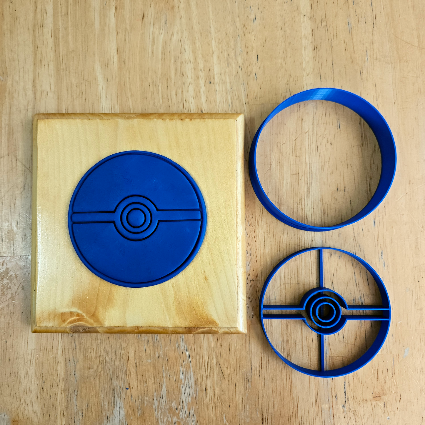 Trainer’s Sphere Cookie Cutter Set (2-Piece)