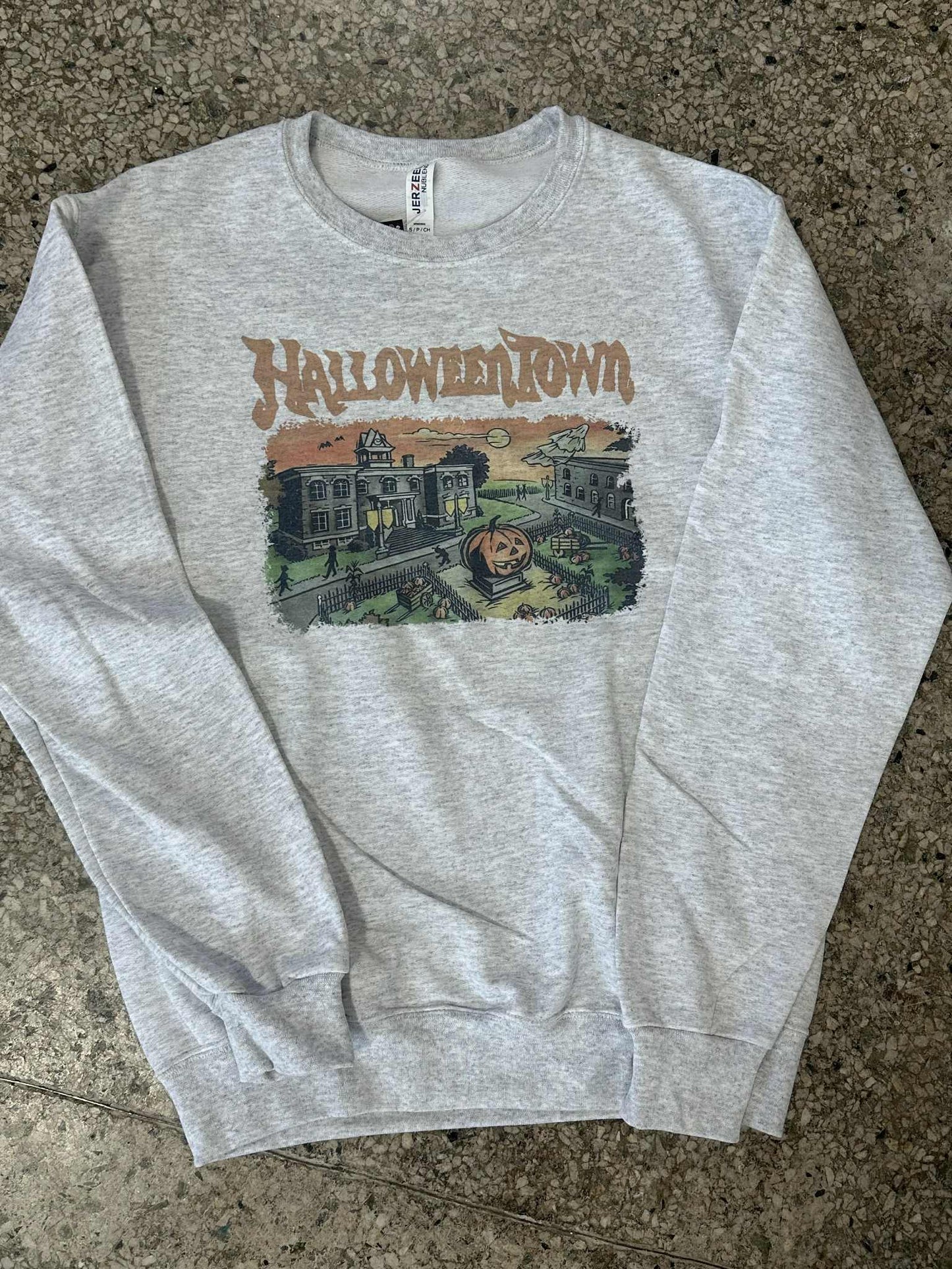 Iconic 90S Halloween crew neck