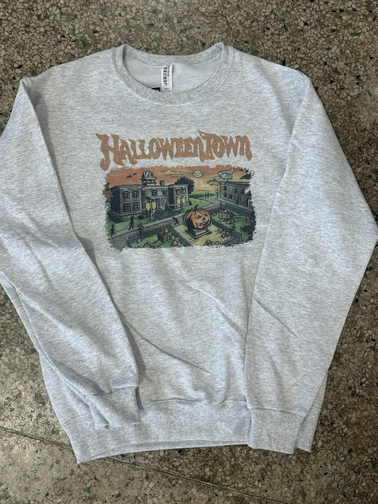 Iconic 90S Halloween crew neck