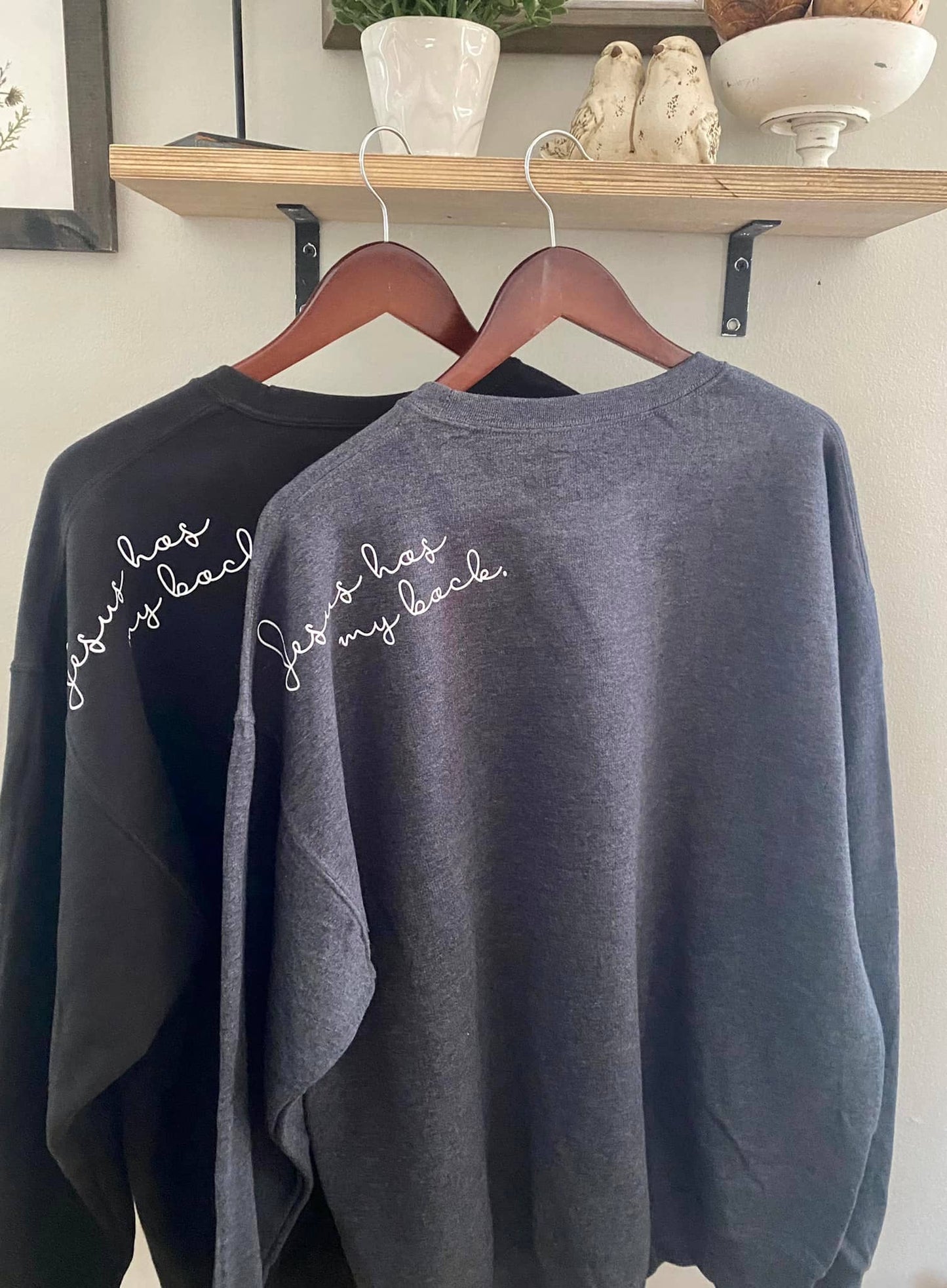 Jesus has my Back - Sweatshirt