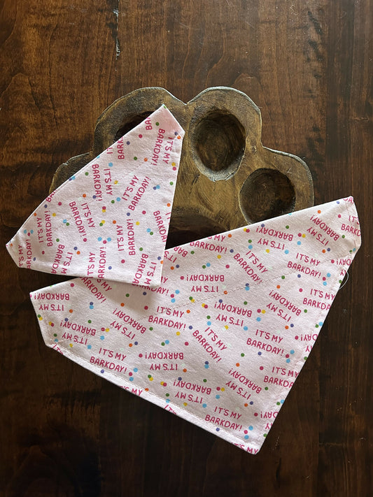 Over the collar bandana It's my barkday pink