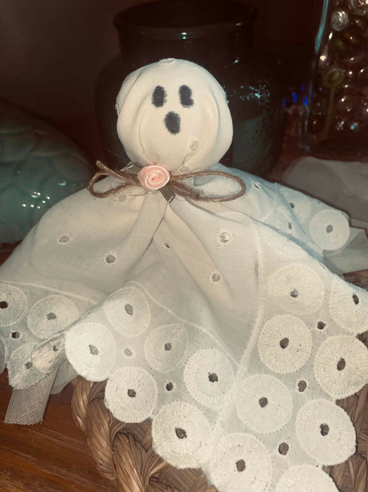 Small Lace Ghost (light pink rose)