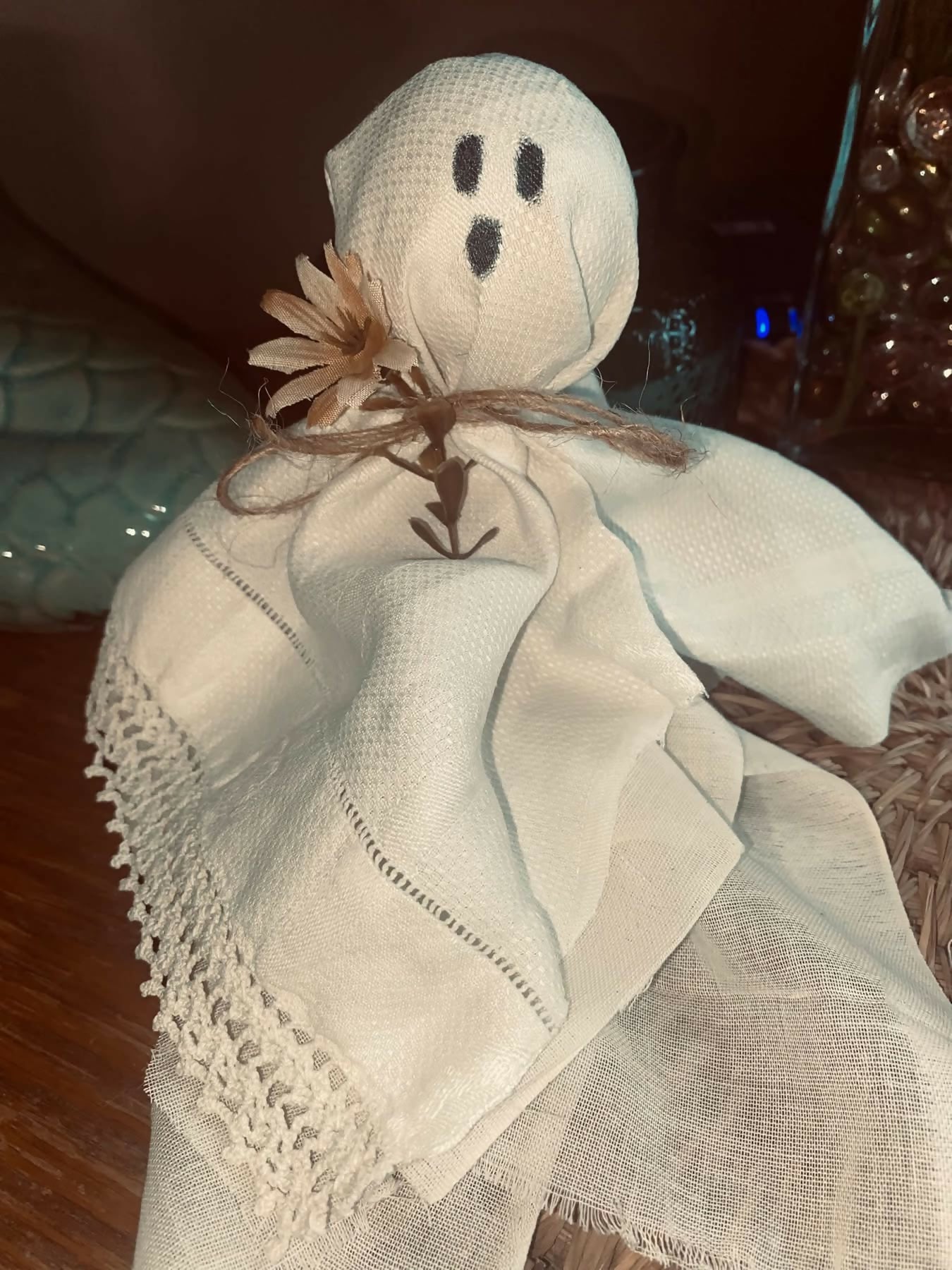 Medium Lace Ghost (khaki flower with stem)