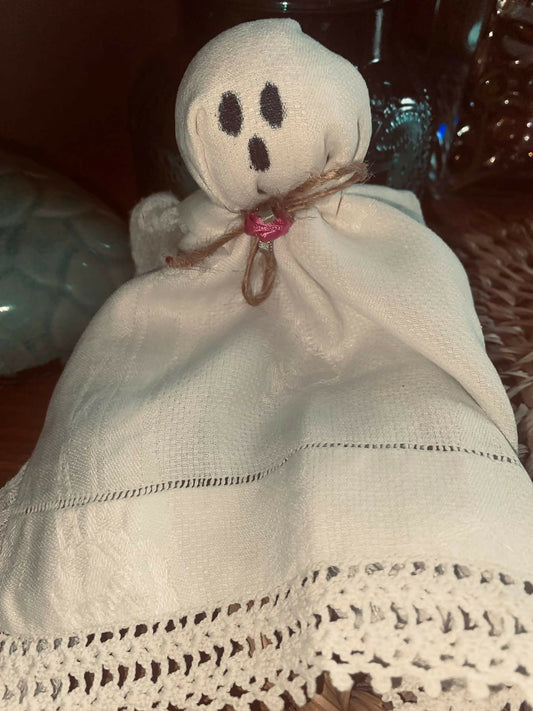 Small Lace Ghost (hot pink rose)