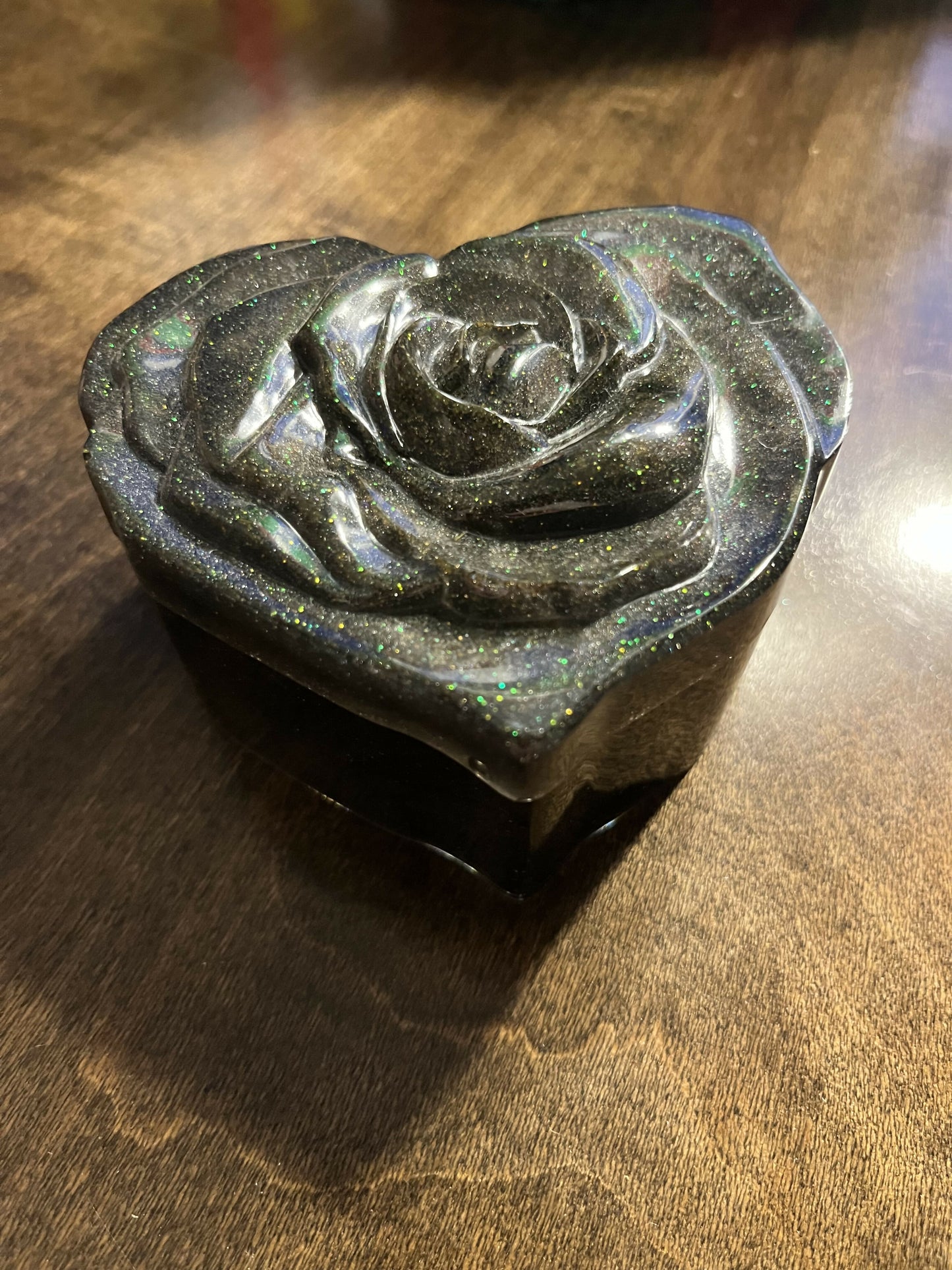 Rose jewelry container