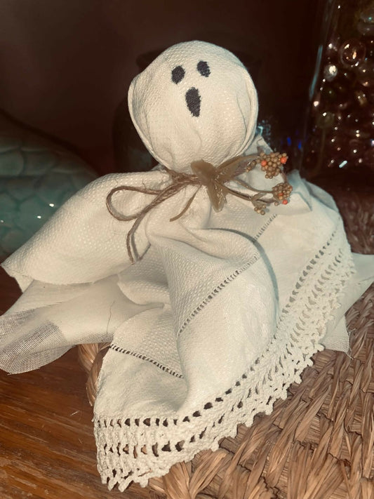 Medium Lace Ghost (berries)