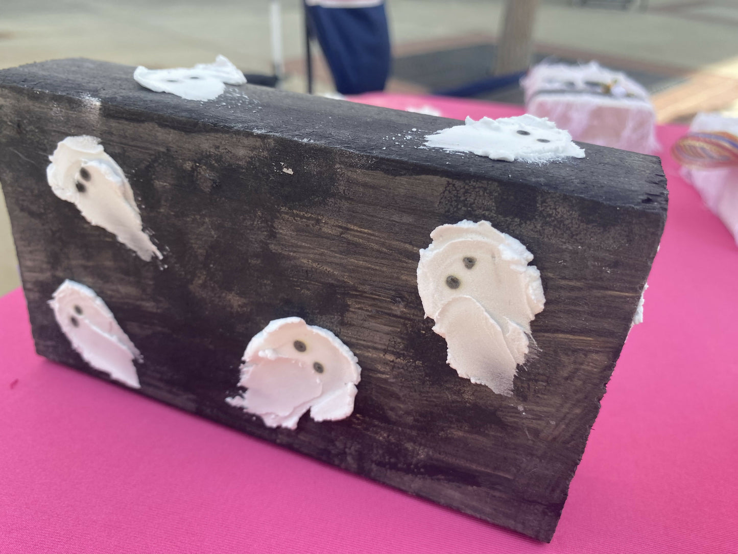 Medium White Ghost Black Block