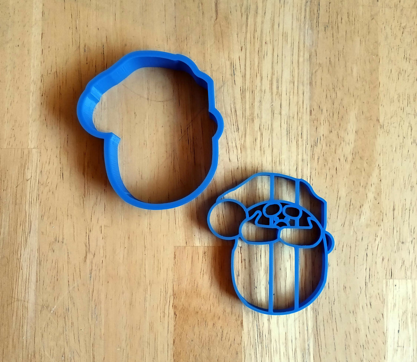 Santa Christmas Cookie Cutter Set (2-Piece)